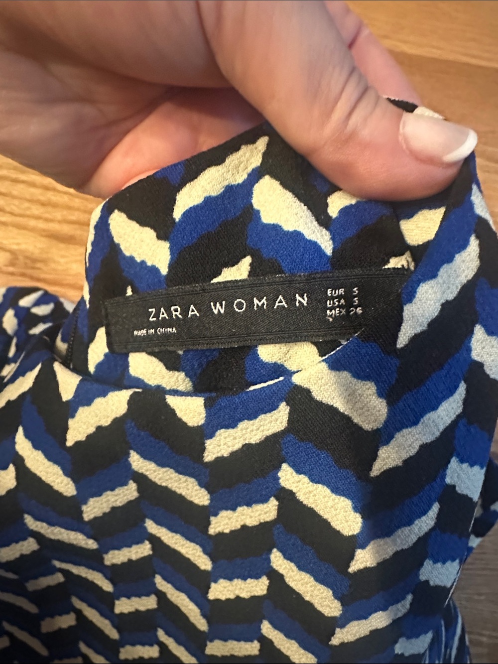 Zara Short Sleeve Mini Dress in Blue and White Chevron - Picture 2 of 2
